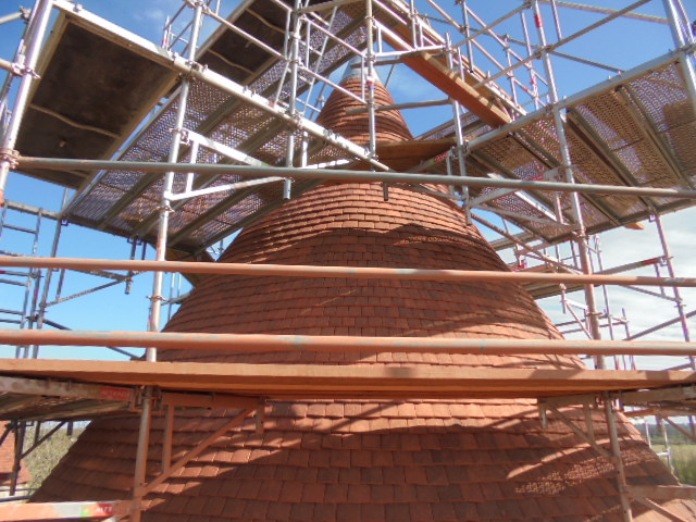 Echafaudage sur partie haute de la tour pour réfection de la couverture